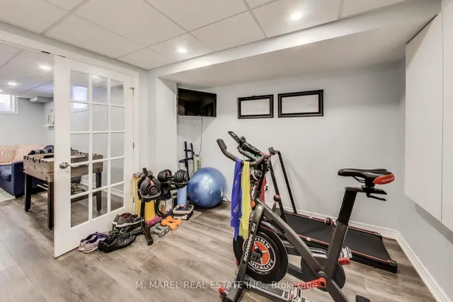 Additional image 30 of 74 Bradley Ave