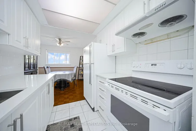 Additional image 24 of 28 Lincoln Crt