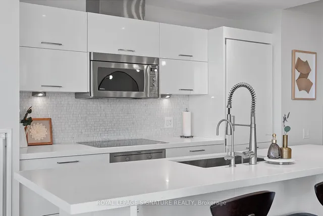 Additional image 11 of 90 Park Lawn Rd Unit 2005