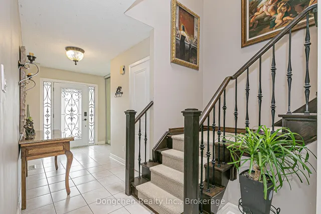 Additional image 25 of 14 Carl Cres