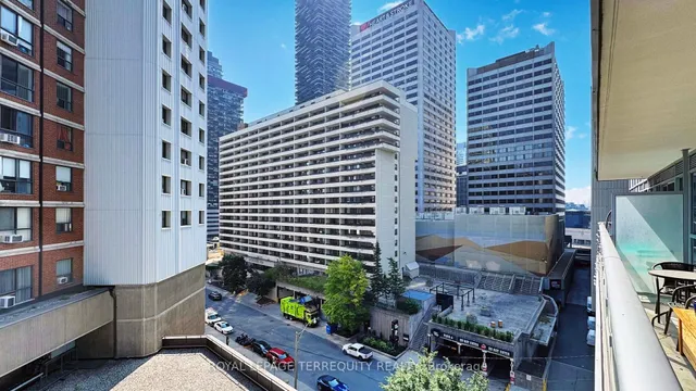 Additional image 30 of 58 Orchard View Blvd Unit 705