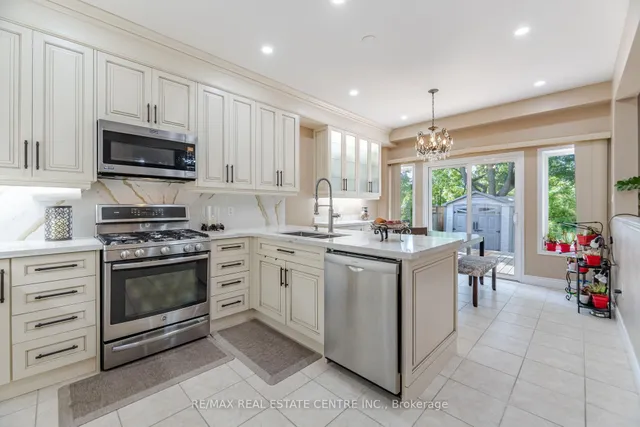 Additional image 16 of 35 Pantano Dr