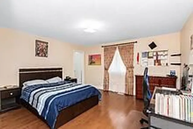 Additional image 35 of 36 Valleyridge Cres