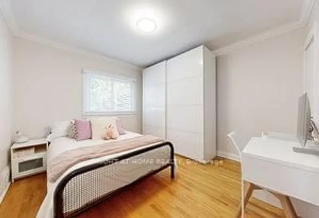 Additional image 19 of 66 CLIVEDEN Ave