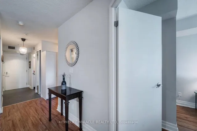 Additional image 14 of 215 Fort York Blvd Unit 502