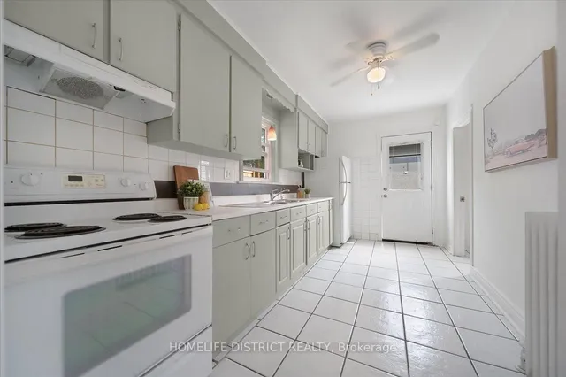 Additional image 13 of 2055 Eglinton Ave