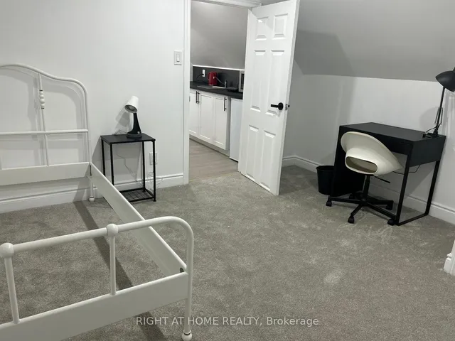 Additional image 33 of 18 Huntley St