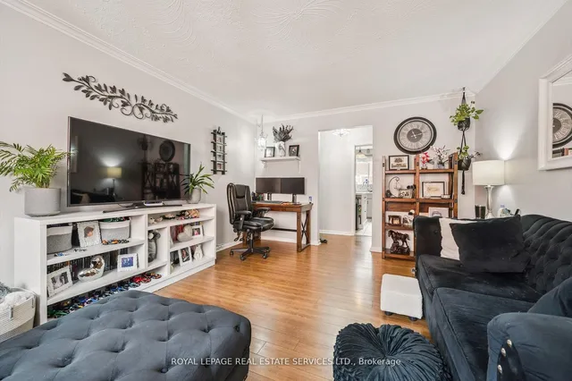 Additional image 25 of 19 Dover Dr