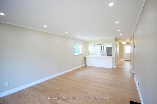 Additional image 12 of 7139 Darcel Ave