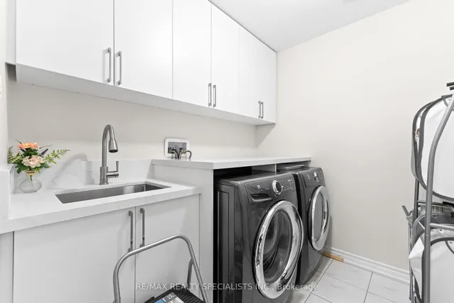 Additional image 27 of 19 Troyer St