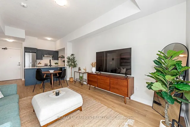 Additional image 13 of 600 North Service Rd Unit 606