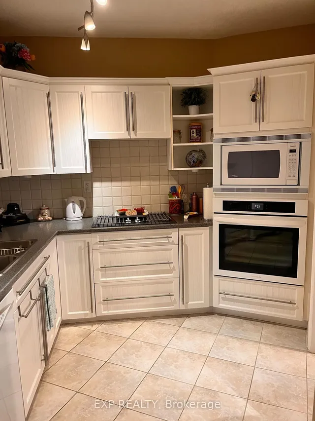 Additional image 6 of 5250 Lakeshore Rd Unit 104