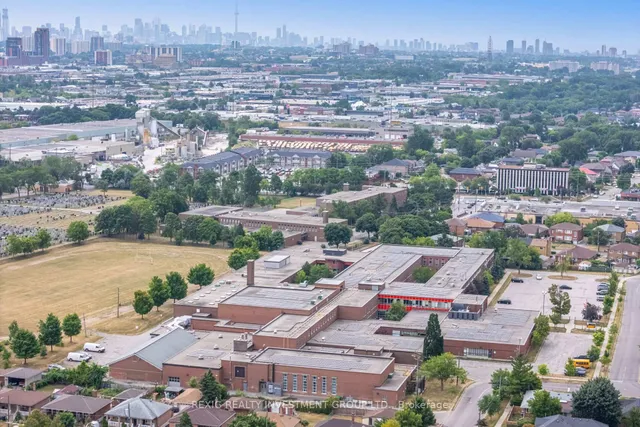 Additional image 32 of 50 George Butchart Dr Unit 723