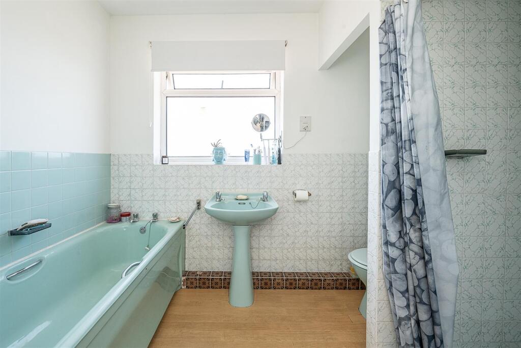 Additional image 12 of Jubilee Avenue, London Colney, St. Albans