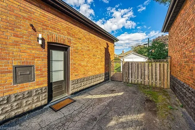 Additional image 31 of 515 Upper James St