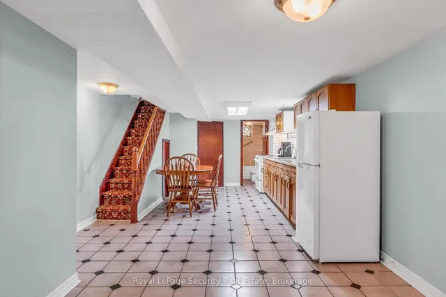 Additional image 29 of 427 Glenholme Ave