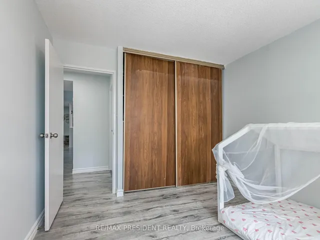 Additional image 23 of 21 Knightsbridge Rd Unit 1209