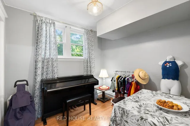 Additional image 40 of 55 Balsam Ave