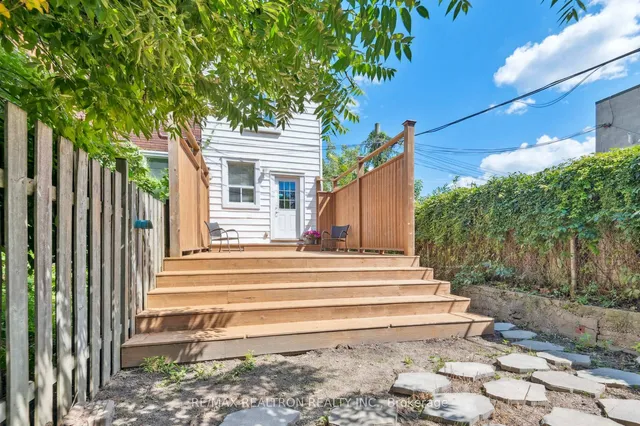 Additional image 48 of 10 Coxwell Ave