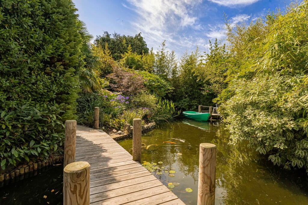 Additional image 4 of Park Street Lane,Park Street,St. Albans,AL2 2AL