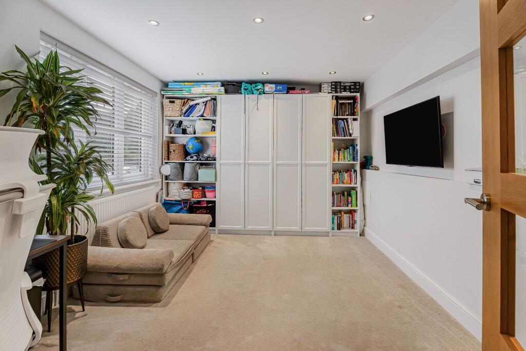 Additional image 3 of Meadow Close, Welham Green, AL9