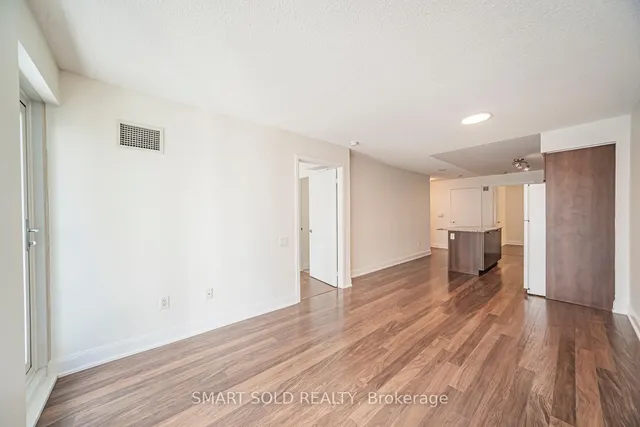 Additional image 32 of 2191 Yonge St Unit 901