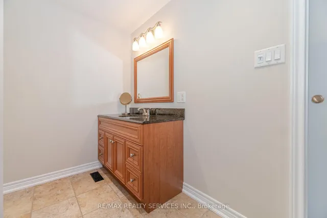 Additional image 30 of 12 Sparklett Cres