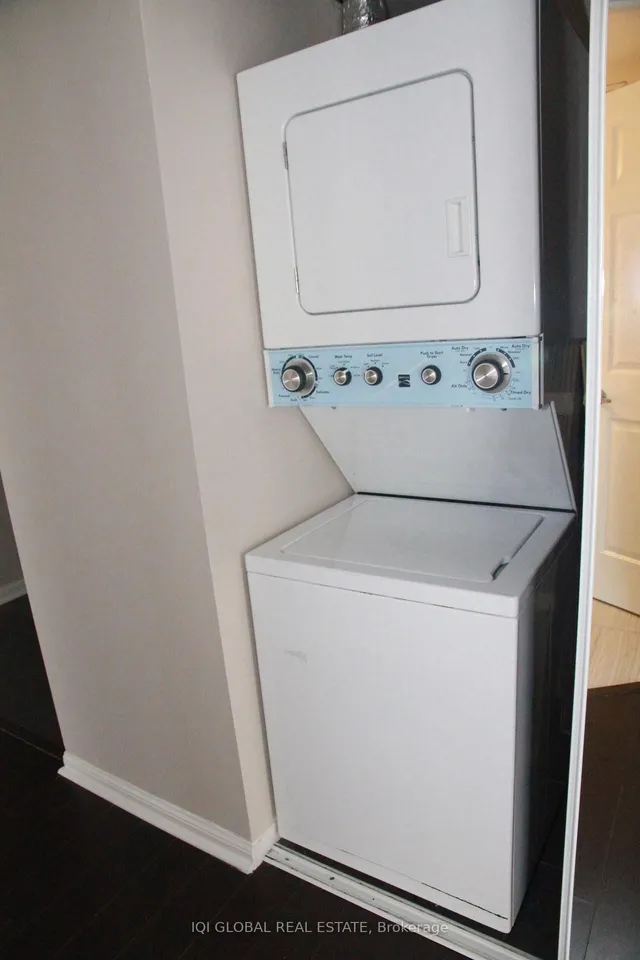 Additional image 12 of 7 Carlton St Unit 1212