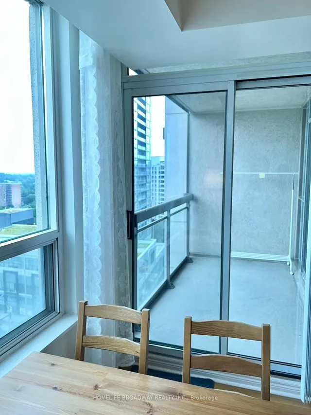 Additional image 14 of 18 Parkview Ave Unit 1907