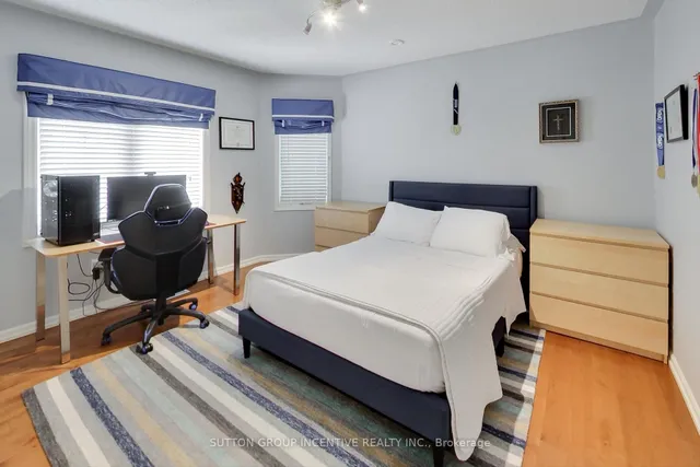 Additional image 34 of 11 Safari Crt