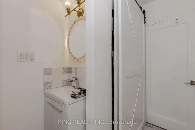 Additional image 23 of 28 AINSLIE Ave