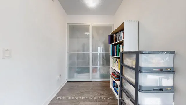 Additional image 18 of 275 Village Green Sq Unit 3423