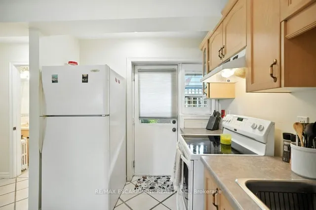 Additional image 19 of 6 Vineland Ave Unit 18