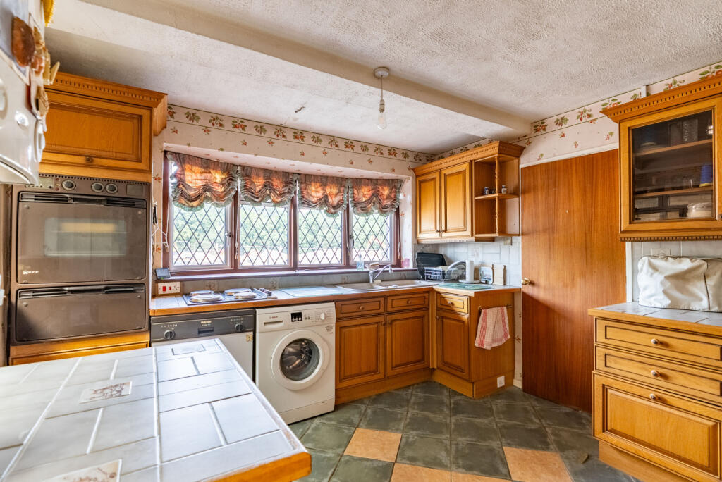 Additional image 8 of Orchard Drive, Park Street, St. Albans, Hertfordshire, AL2