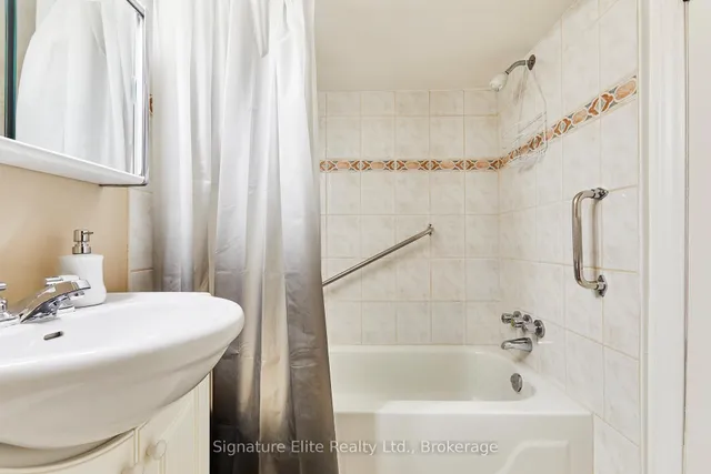 Additional image 34 of 4 Cora Cres