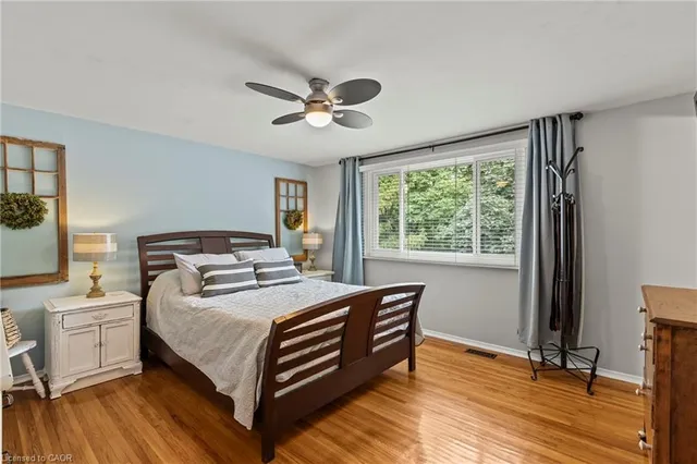 Additional image 15 of 992 Garth St