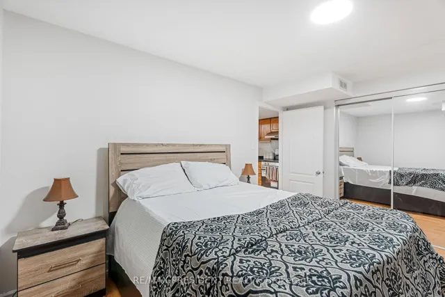 Additional image 39 of 823 Ledbury Cres