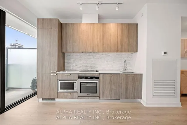 Additional image 4 of 50 Charles St E St Unit 4307