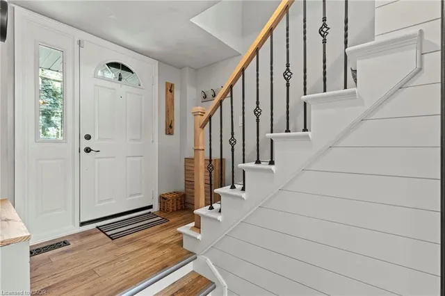 Additional image 5 of 992 Garth St