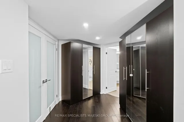 Additional image 28 of 30 Wellington St Unit 1005