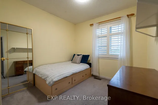 Additional image 24 of 37 Farthingale Cres