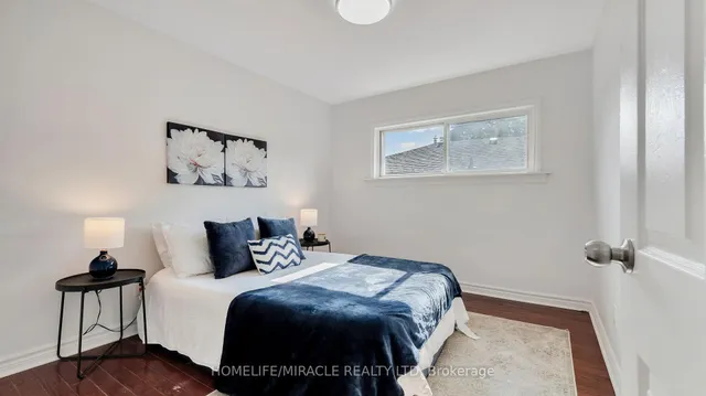 Additional image 7 of 8 Hollyhedge Dr