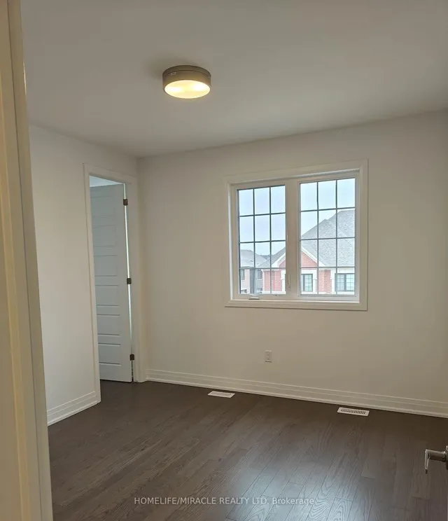 Additional image 25 of 1348 Aymond Cres