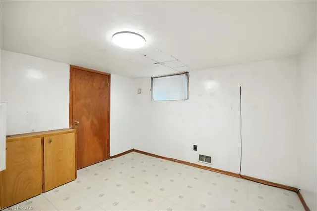 Additional image 29 of 127 Garside Ave