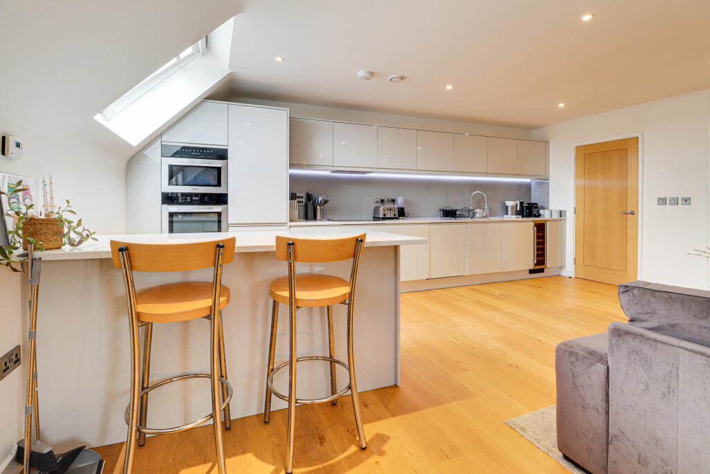 Additional image 19 of Gibbs Close, Harpenden, AL5