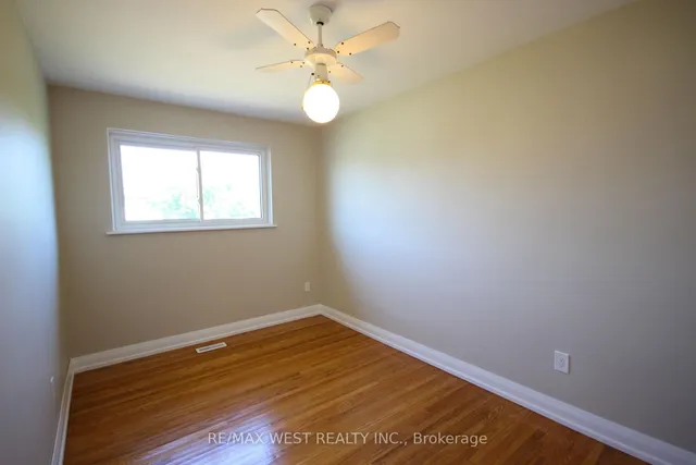 Additional image 27 of 7139 Darcel Ave