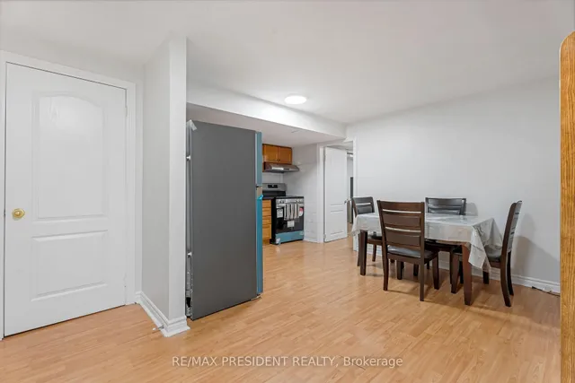 Additional image 33 of 823 Ledbury Cres