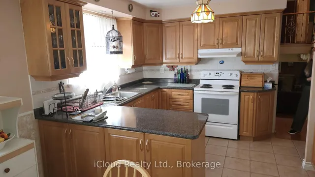 Additional image 16 of 214 Fairglen Ave