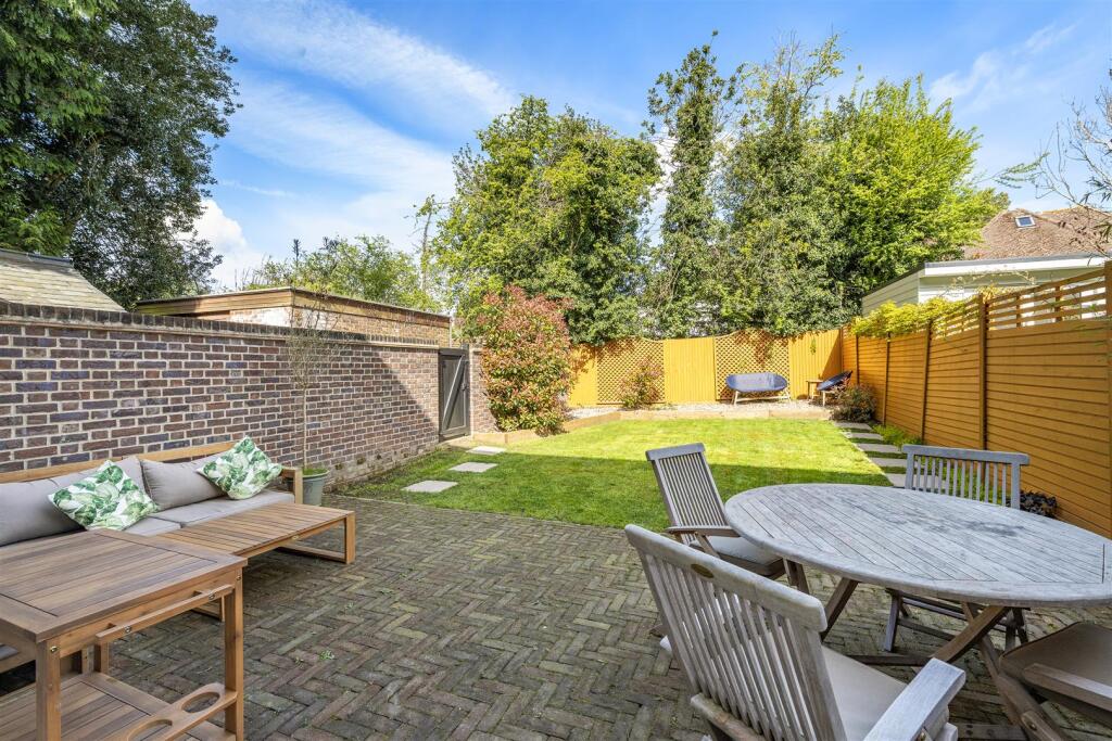 Additional image 12 of Gibbs Close, Harpenden