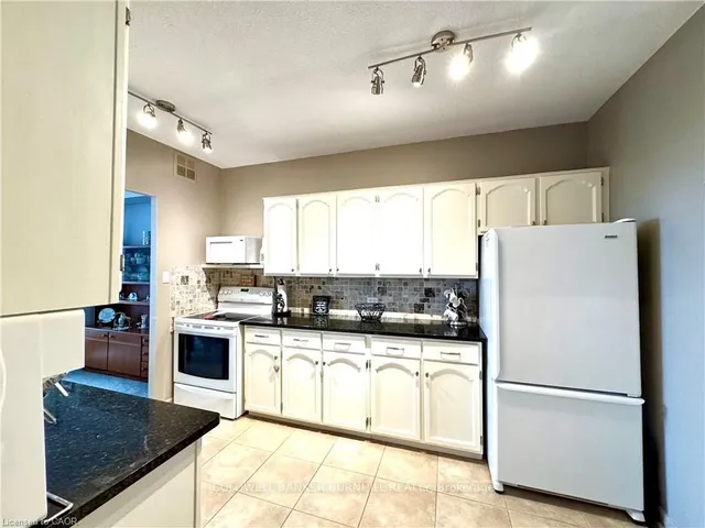 Additional image 43 of 5250 Lakeshore Rd Unit 1708